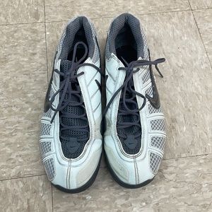 321088-002 Nikes Air Zoom Fencer